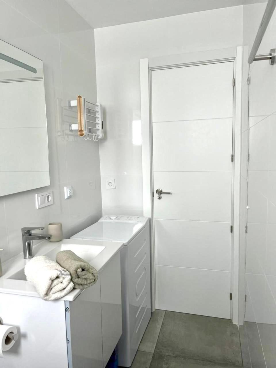 Stylish Apartment In Санта Пола Экстерьер фото